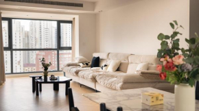 Eastern Hub - Bund Branch Quality Renovated Luxury 3Bedroom, Spacious Living Room Fully Equipped Haiyue Garden